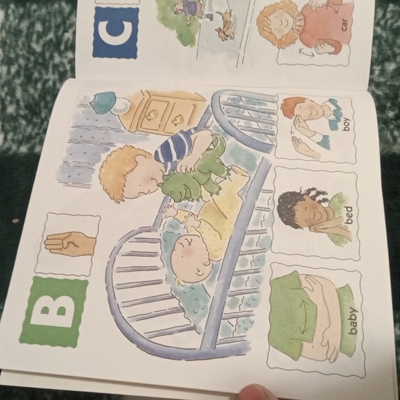 My First Book Of Sign Language - Picture 3 of 6